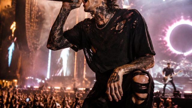 Bring Me The Horizon Unleashes Epic Collaboration at Hellfest | rington iphone 6, harga bola molten 