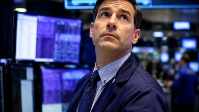 Stock Market Update: Dow Surges Amid Mixed Signals from Tech Sector